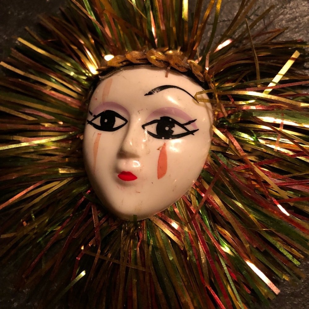 Vintage Tinsel Clown Brooch Pin - Picture 3 of 8